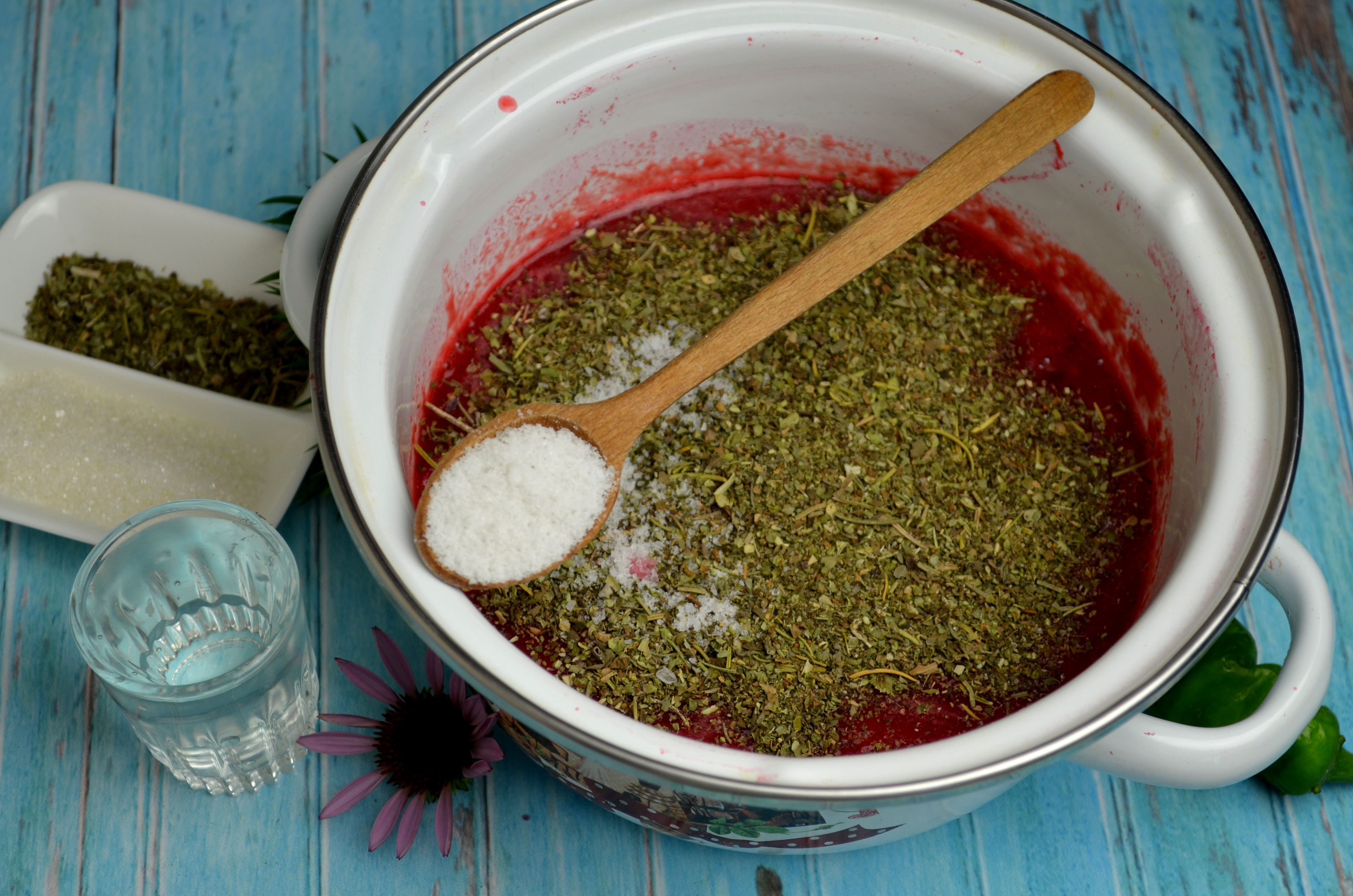 Ткемали из малины и алычи - пошаговый рецепт с фото