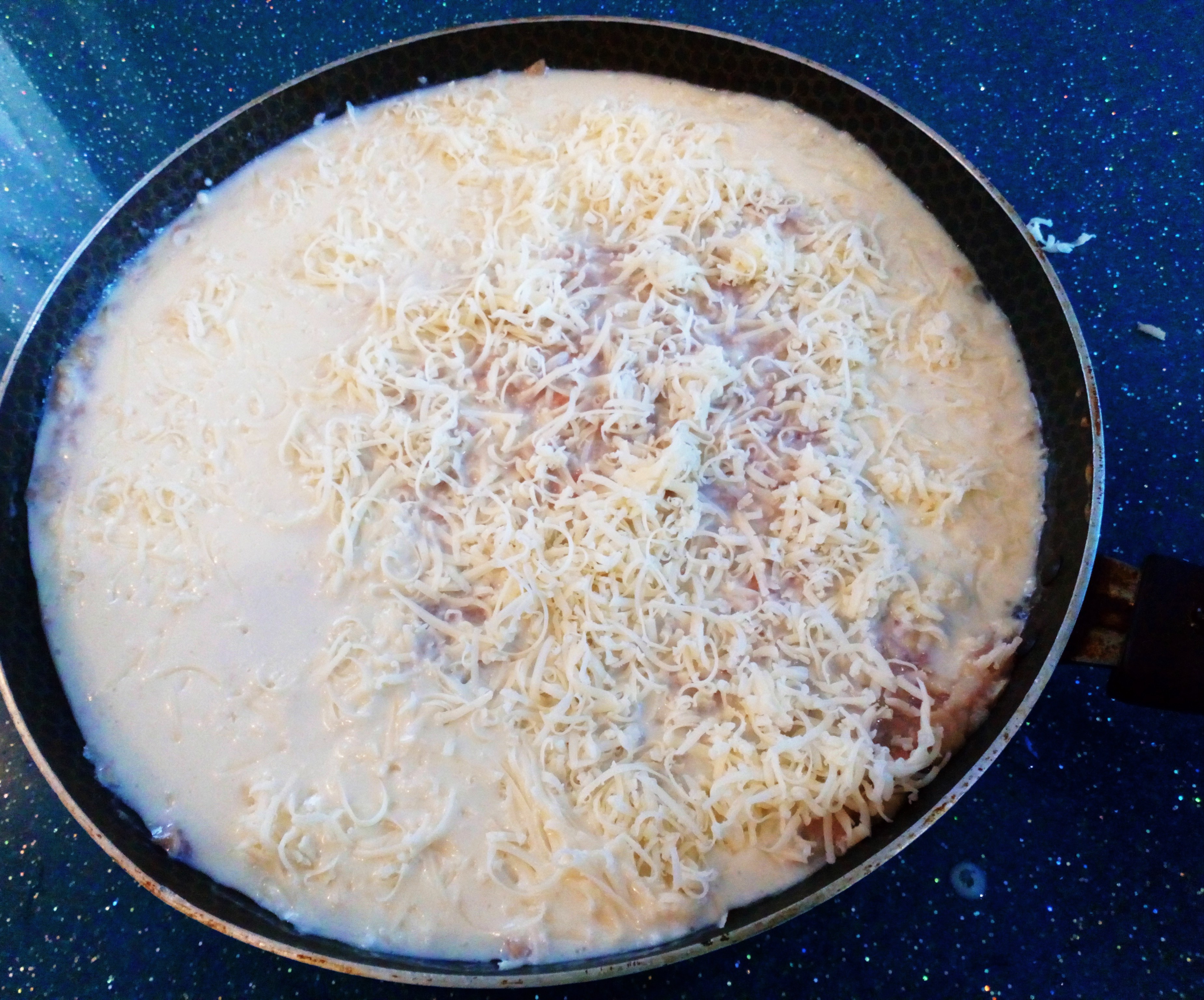 Мясная запеканка в сырной корочке с кабачком. Рецепт с фото пошагово